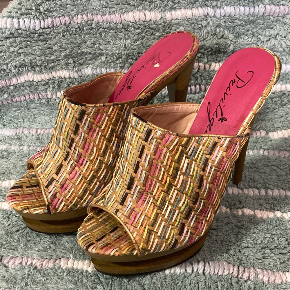 Privileged heels